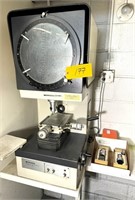 MITUTOYO #PJ-300 OPTICAL COMPARTOR w/ SURFACE