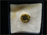 Gold Tone Walmart 5-Year Award Pin