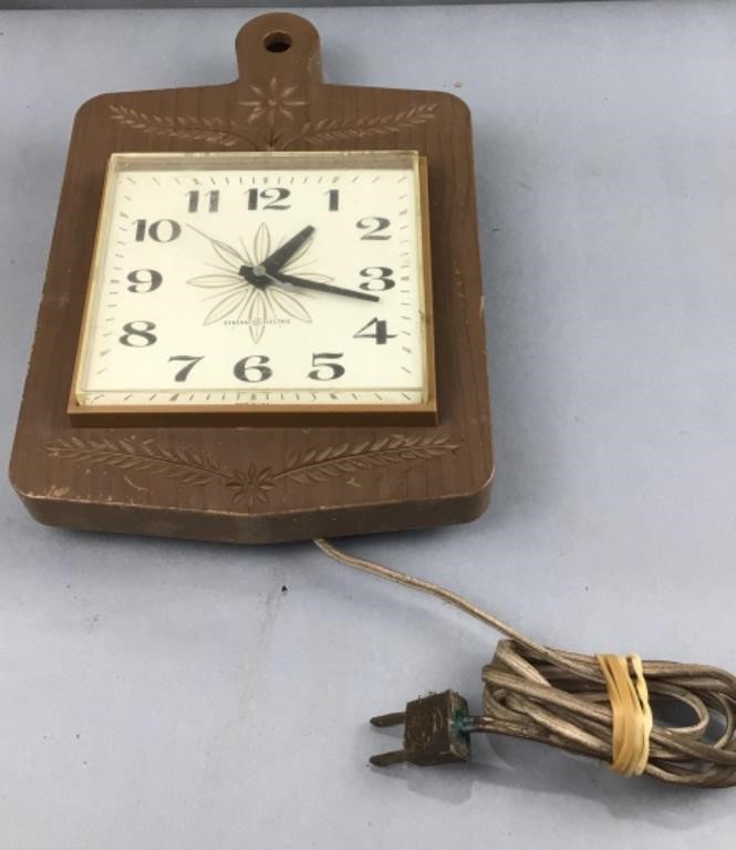 General Electric mid century analog clock