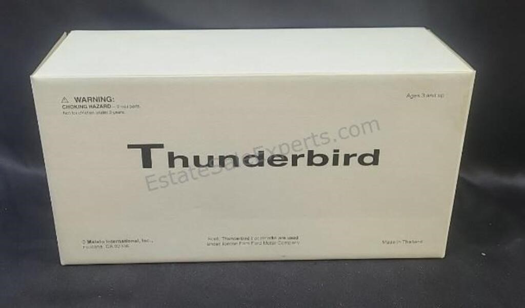 Maisto 2002 Ford Thunderbird model. NIB