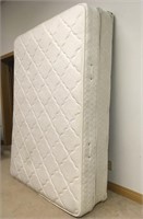 CLEAN QUEEN BOXSPRING AND MATTRESS