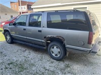 1999 Chevelot Suburban, 350, 4x4, 10 ply