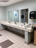 Counter & 3 Sinks, 2 Dispensers