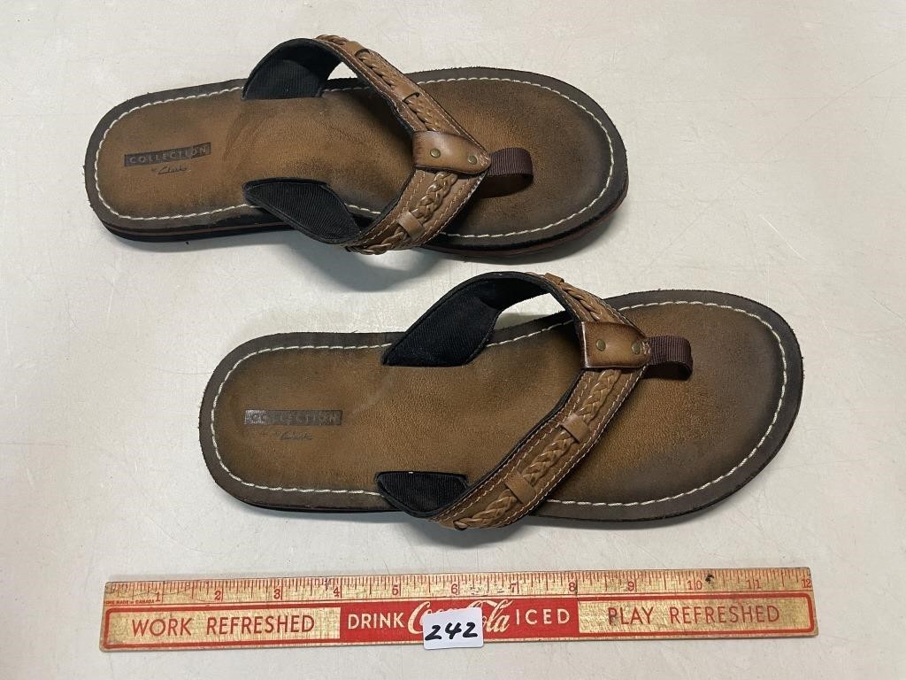 NEW PAIR OF LADIES CLARK`S LEATHER SANDALS