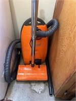 KENMORE CANISTER VAC.