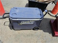 COLEMAN PORTABLE COOLER WITH HANDLES
