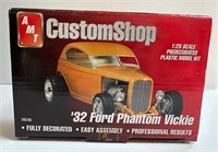 AMT 32 Ford Phantom Vickie Model Kit