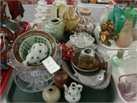 Two tray lots of bric-a-brac including aluminum