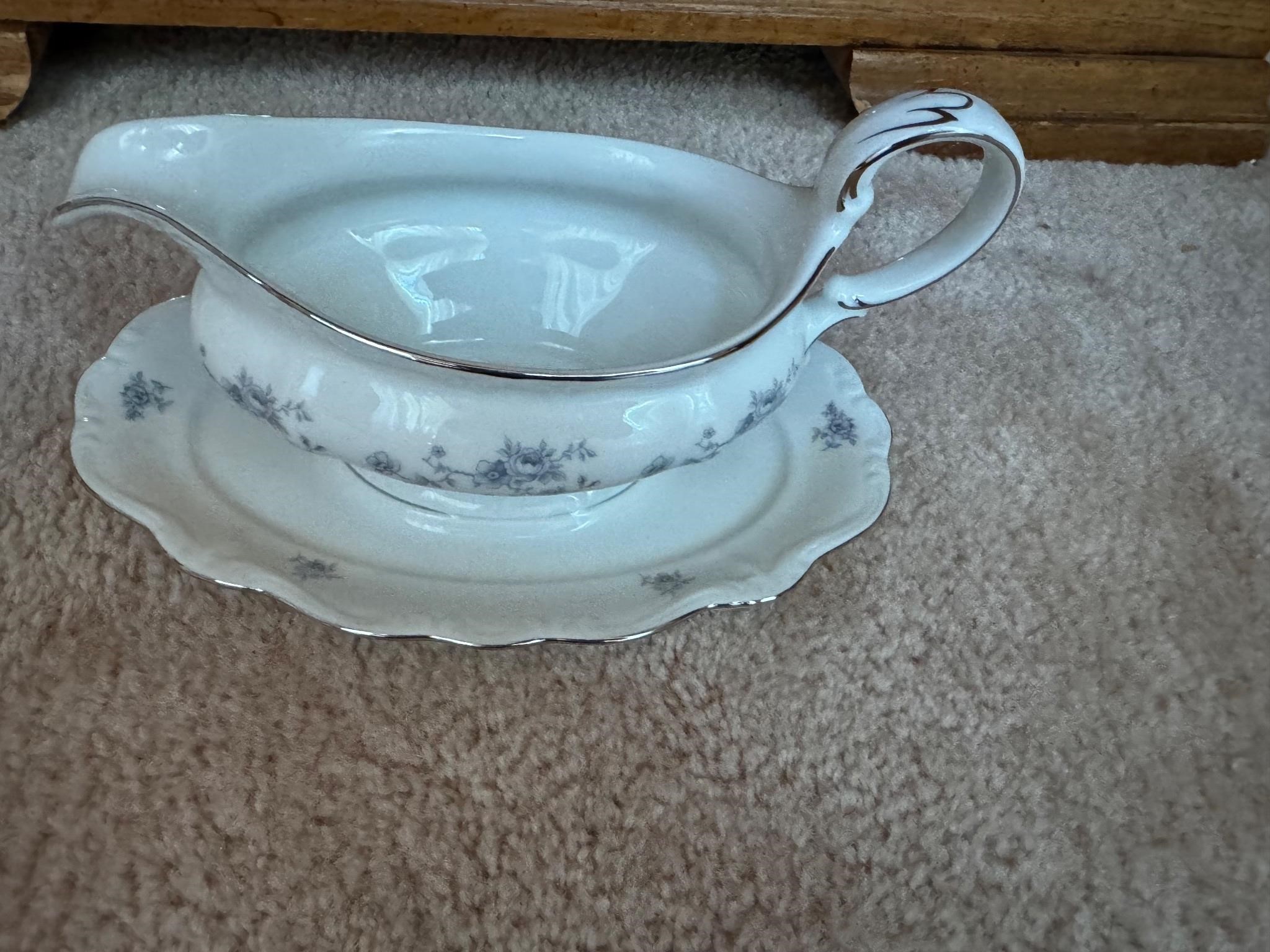 JOHANN HAVILAND (BAVARIA GERMANY) GRAVY BOAT