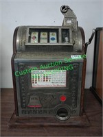 Vintage Quarter Slot Machine