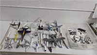 Plastic & Die-cast Airplanes, Parts, & Stands U8B
