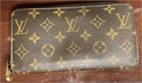 Louis Vuitton Monogram Zippy Wallet