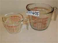 Measuring Cups Pyrex Set of 2