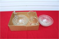 Box of Pyrex Bowls and Measuring Cups
