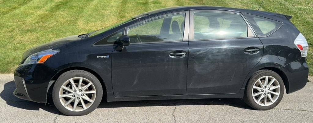 2013 Toyota Prius "V" Leather, Loaded