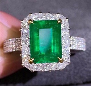 3.7ct natural emerald ring in 18K gold