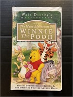 VINTAGE WALT DISNEY MASTERPIECE COLLECTION WINNIE