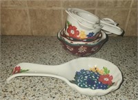 Estate lot of measuring bowls and more