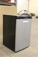 Frigidaire Fridge Approx 21.5"x21.5"x32.75" Works