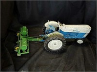 Ford Tractor & JD Planter 1/16