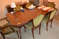 LARGE VINTAGE WOOD DINING TABLE & 6 CHAIRS
