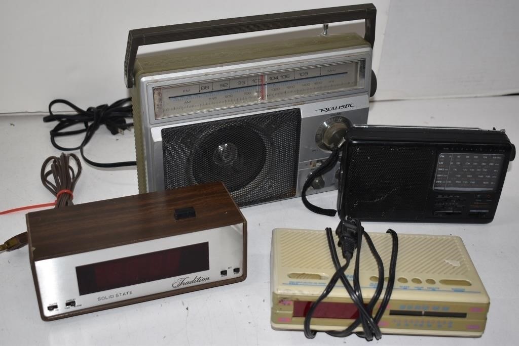 Vintage Radios and Alarm Clocks. Untested