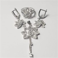 $440 Silver Cz Ring Earring And Pendant Set