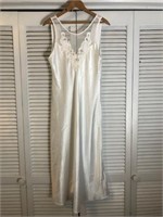 VINTAGE ALEXANDRA NICOLE NIGHTGOWN DRESS MEDIUM