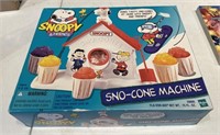 Hasbro Snoopy & Friends Sno-Cone Machine