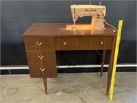 Vintage Singer Sewing Machine in Cabinet