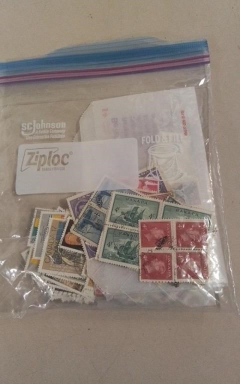 100's Of Vintage Canada Stamps