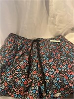 NEW- Good threads floral shorts size Med