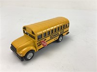 Metal School Bus Model