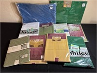 NIP Fabric Table Cloths & Placemats