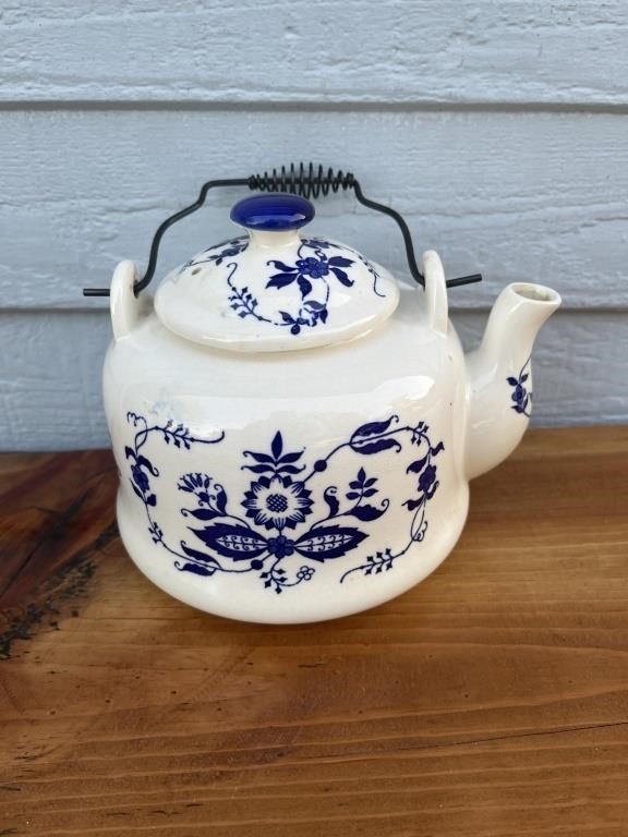 Vintage Blue Onion Tea Pot Made In Japan Wire