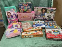 1 LOT ASSORTED TOYS INCLUDING DOLL WARDROBE, MALL