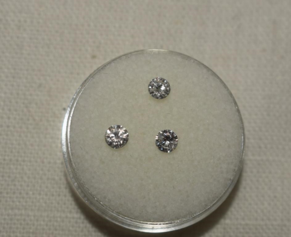 Three Round Brilliant Diamonds in Jar  Tcwt 0.50