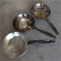 3x Restaurant Grade 8 3/4 Inch Metal Skillets