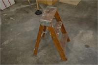 2 Step Wood Ladder