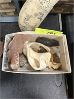 BOX OF MISC CORAL / SHELL NATIVE AMERICAN ITEMS