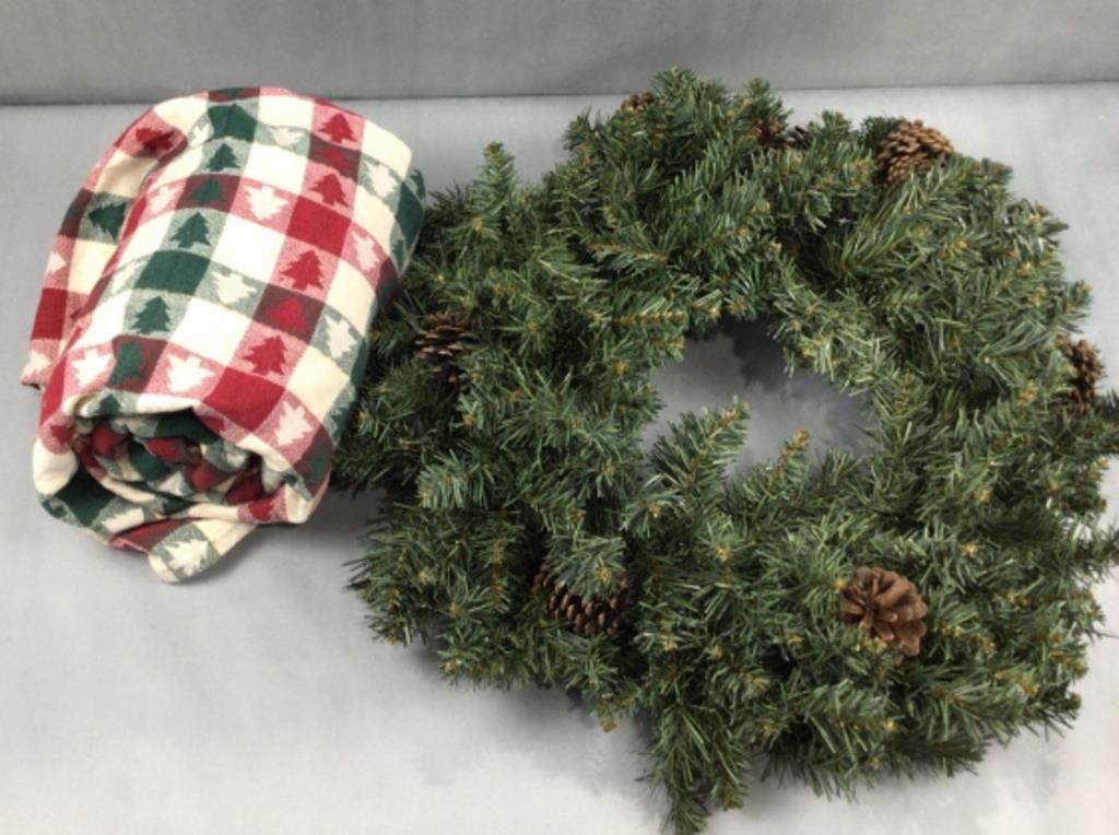 Christmas wreath and table cloth / linen