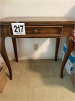 Table with Drawer (UpRtBdrm)