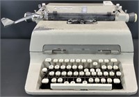 Vintage Royal 440 Typewriter