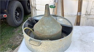 Oil pan, funnel