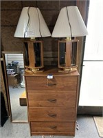 4 Drawer Chest, 2 Table Lamps & Mirror