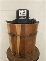 Richmond Cedar Works 4 QT Electric Ice Cream Maker