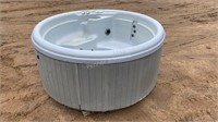 Nordic Spas Round Hot Tub w/ Cover