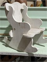 CHILDREN'S WOOD ROCKING CHAIR