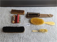 Tray Lot of Vintage Brushes