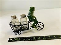 Frog on bicycle salt and pepper shaker